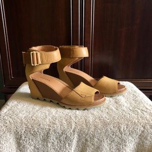 Sorel Joanie II Ankle strap sandal